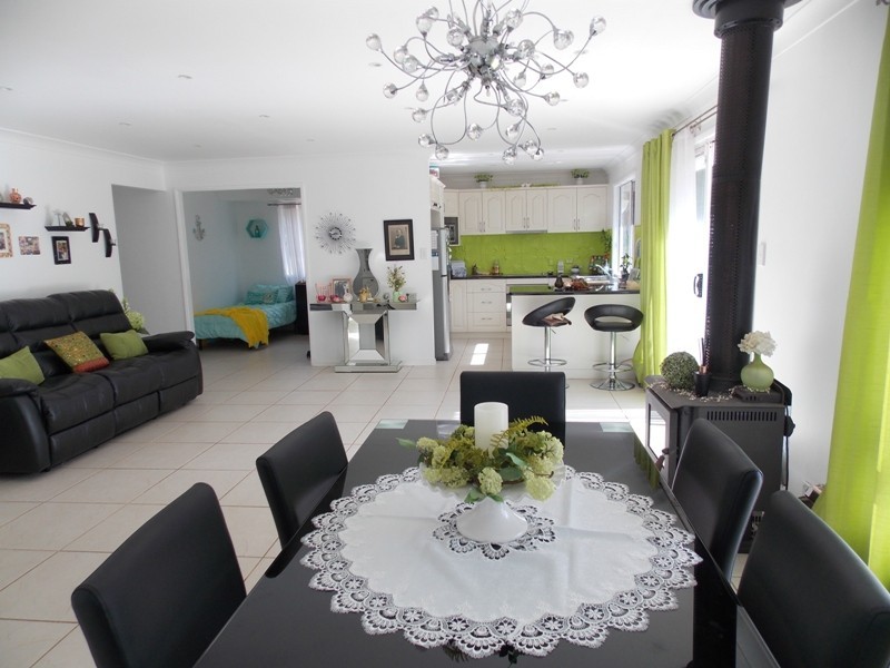 53 Lorna Court, Blackbutt QLD 4306