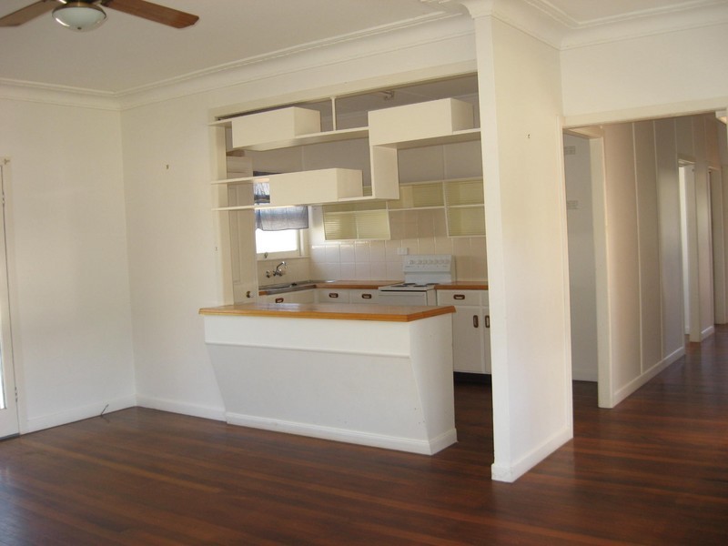 13 Dalkeith Street, Nanango QLD 4615