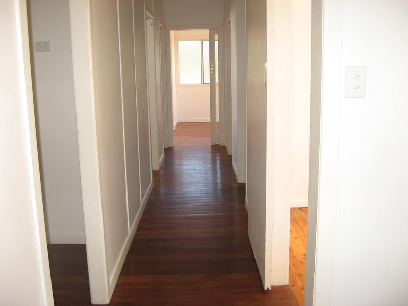 13 Dalkeith Street, Nanango QLD 4615