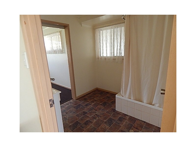 5 RAILWAY STREET, Blackbutt QLD 4306