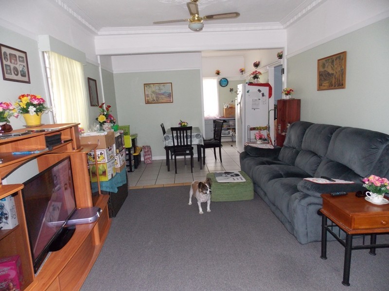 10 Bunker Avenue, Nanango QLD 4615