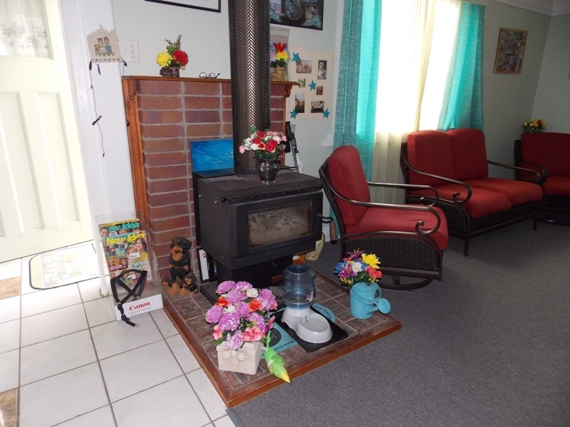 10 Bunker Avenue, Nanango QLD 4615