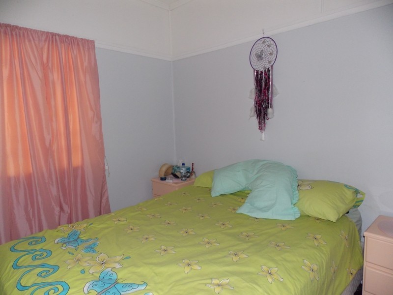 10 Bunker Avenue, Nanango QLD 4615