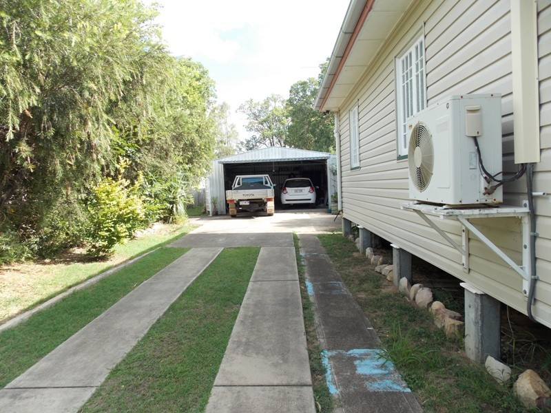 10 Bunker Avenue, Nanango QLD 4615