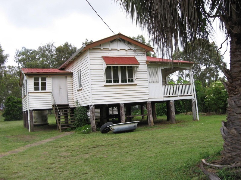 83 Fitzroy Street, Nanango QLD 4615