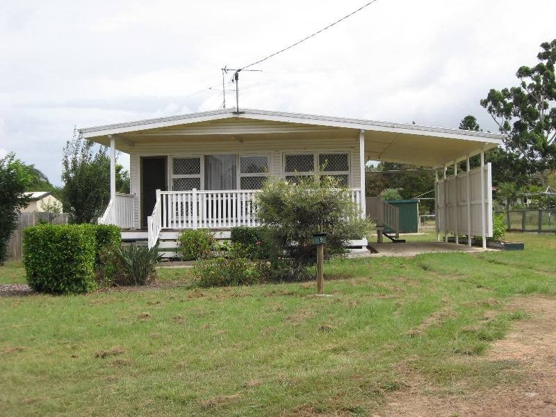 9 Dalby Street, Nanango QLD 4615