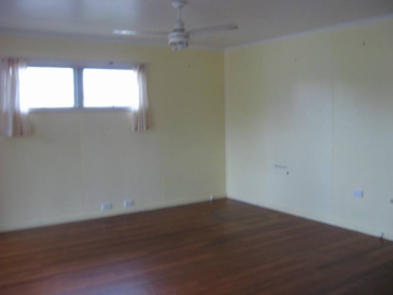 9 Dalby Street, Nanango QLD 4615