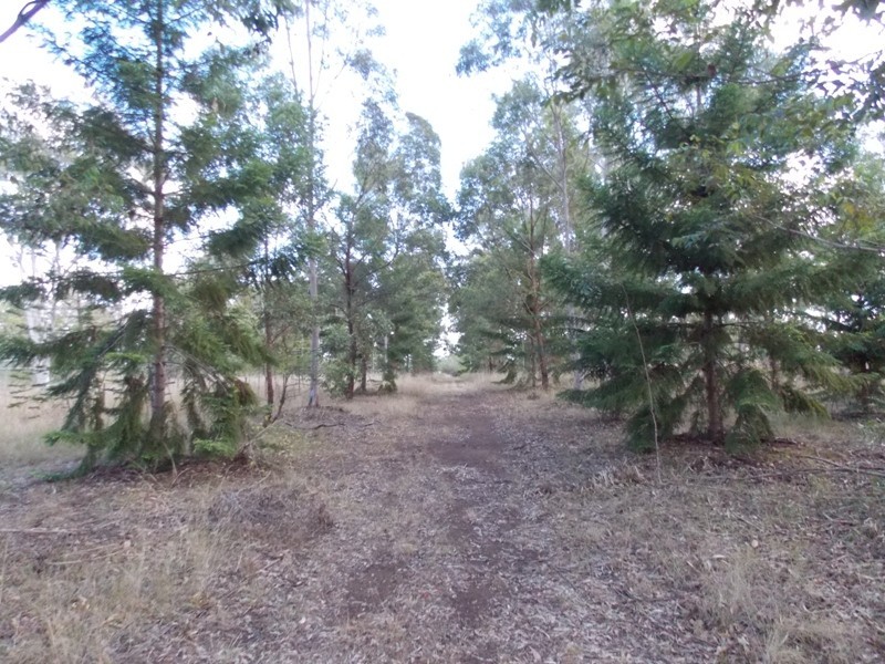 89 Heights Road, Nanango QLD 4615