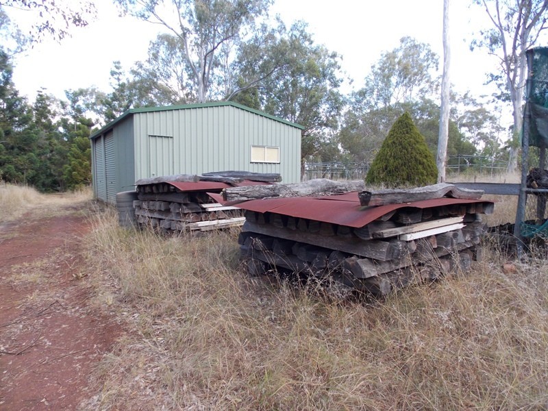 89 Heights Road, Nanango QLD 4615