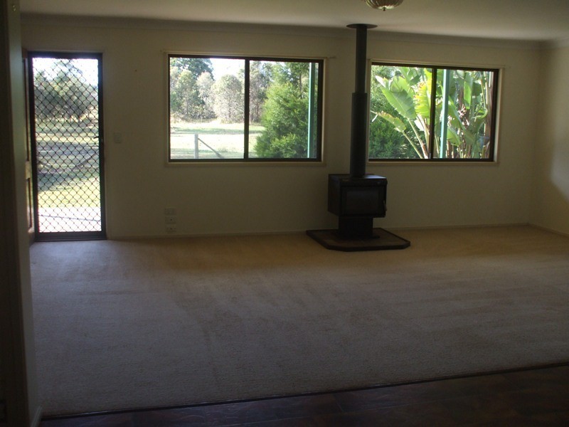 137 Crow Nest Road, Blackbutt QLD 4306