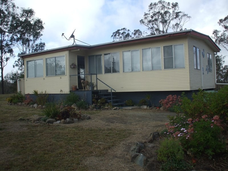 27 Stretton Drive, Blackbutt QLD 4306