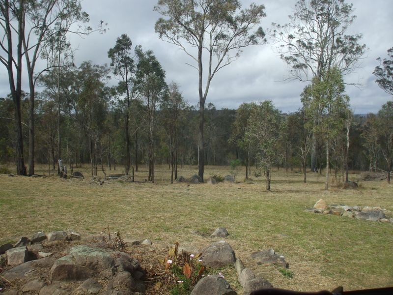 27 Stretton Drive, Blackbutt QLD 4306