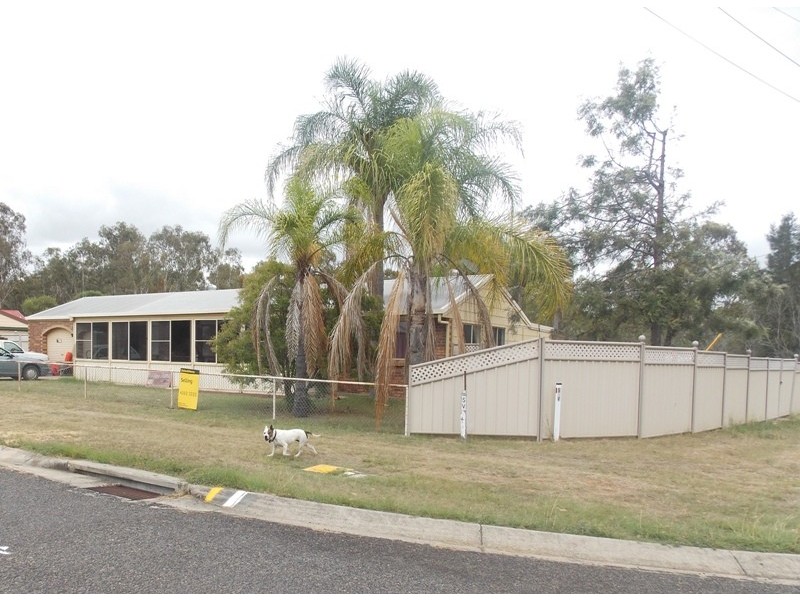 27 FAIRWAY DRIVE, Nanango QLD 4615