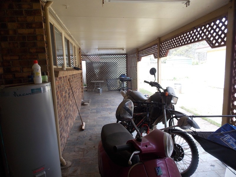 27 FAIRWAY DRIVE, Nanango QLD 4615