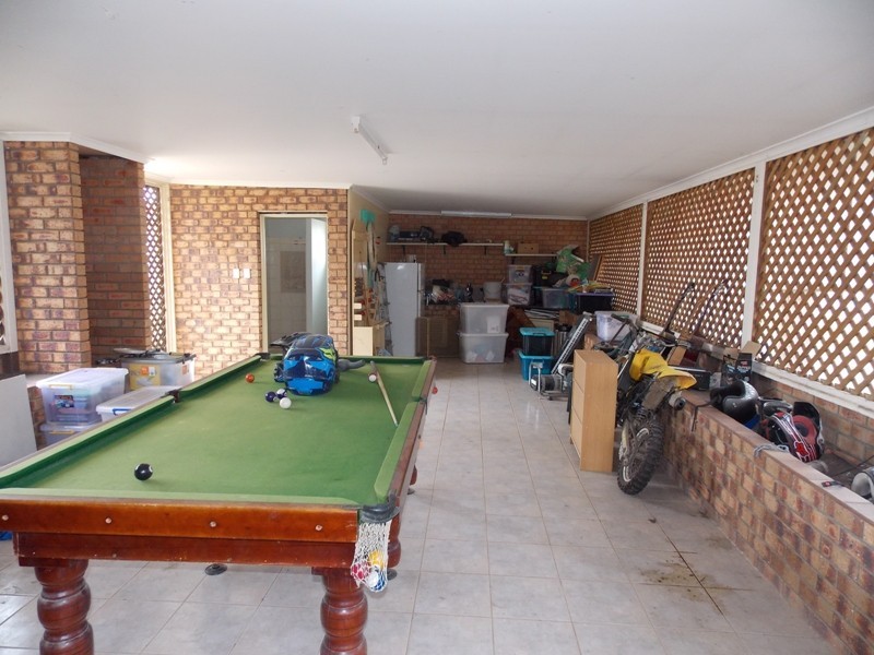 27 FAIRWAY DRIVE, Nanango QLD 4615