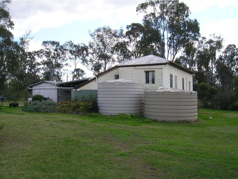 55 Heights Road, Nanango QLD 4615