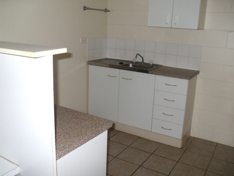 2/10 Drayton Street, Nanango QLD 4615