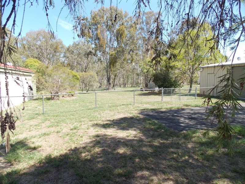 17 FAIRWAY DRIVE, Nanango QLD 4615