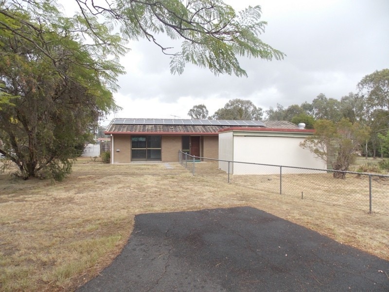 17 FAIRWAY DRIVE, Nanango QLD 4615