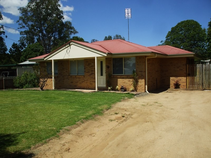 31  Hart Street, Blackbutt QLD 4306