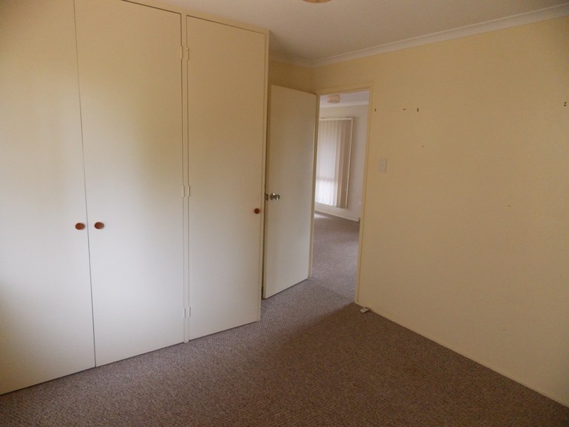 22 DEAKIN CRESCENT, Nanango QLD 4615