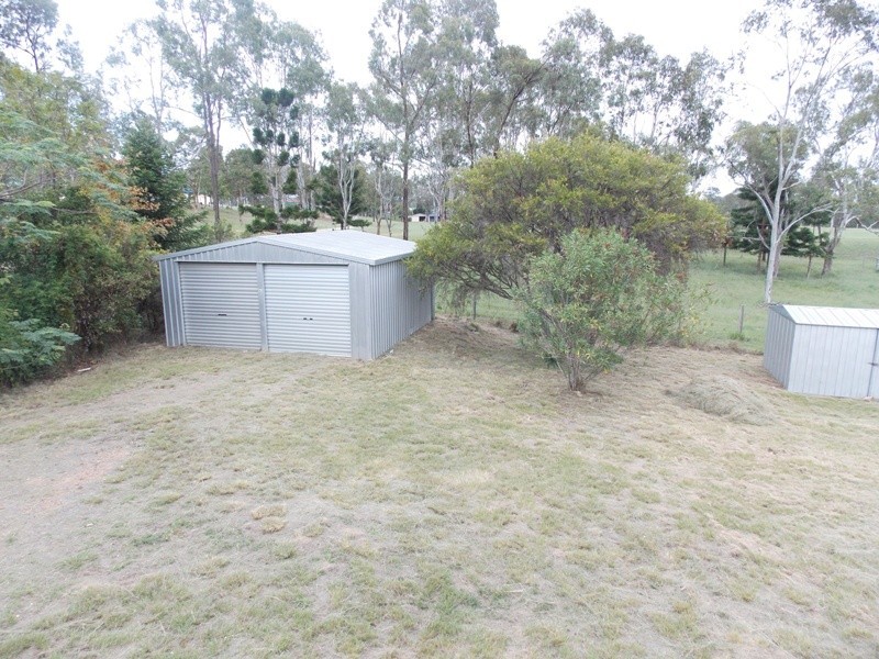 22 DEAKIN CRESCENT, Nanango QLD 4615