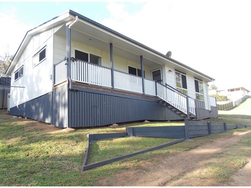 20 HOSPITAL TERRACE, Nanango QLD 4615