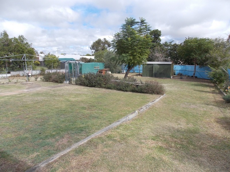 23 BUNKER AVENUE, Nanango QLD 4615