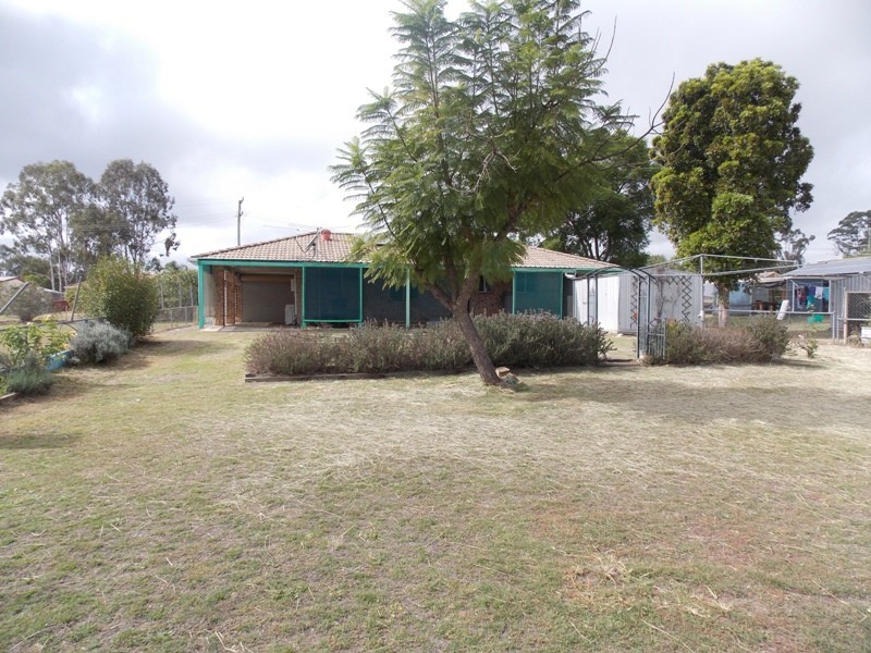 23 BUNKER AVENUE, Nanango QLD 4615