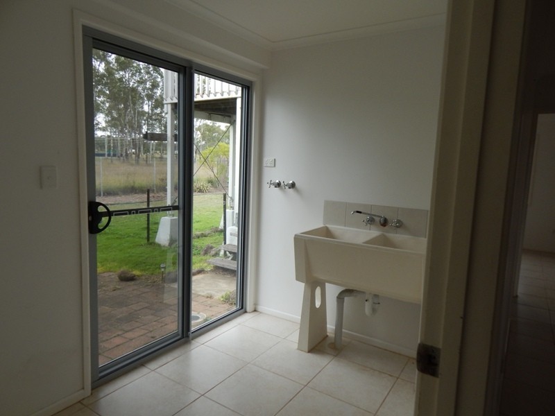 4 Booneene Court, Nanango QLD 4615
