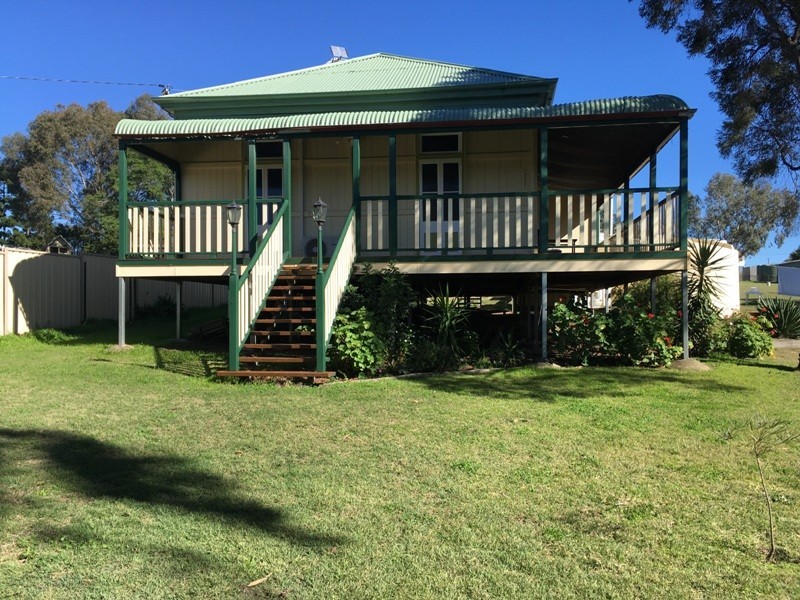 11 GIPPS STREET, Nanango QLD 4615