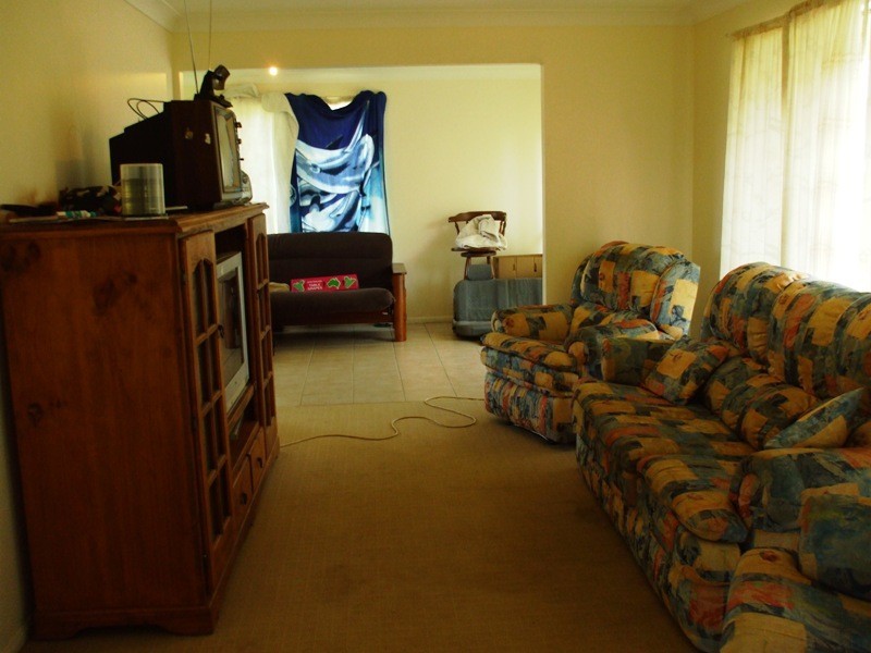 16 Wickham, Nanango QLD 4615