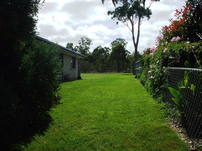 16 Wickham, Nanango QLD 4615