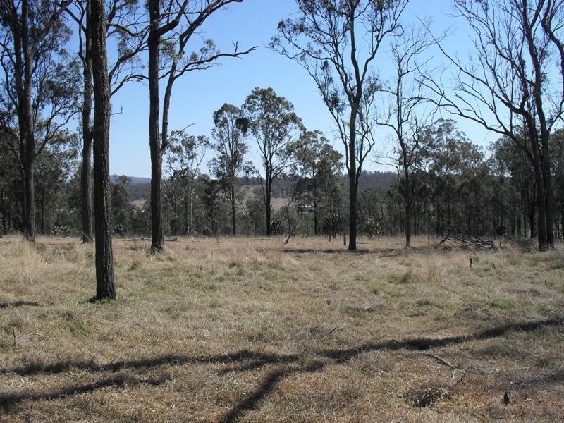 80 Heights Road, Nanango QLD 4615