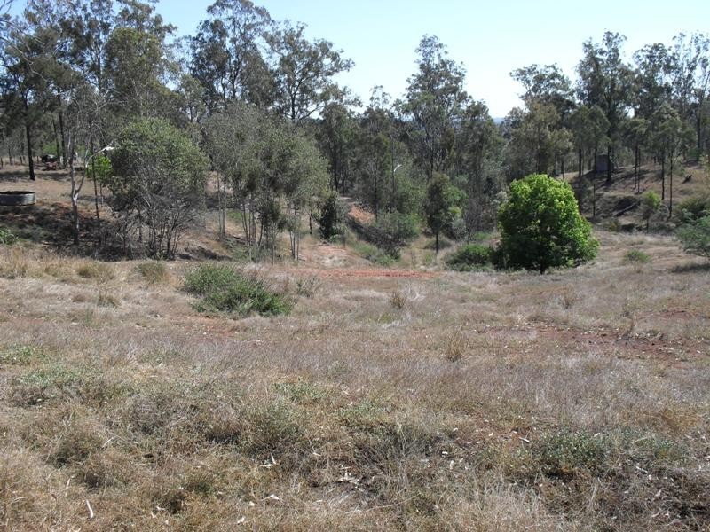 80 Heights Road, Nanango QLD 4615