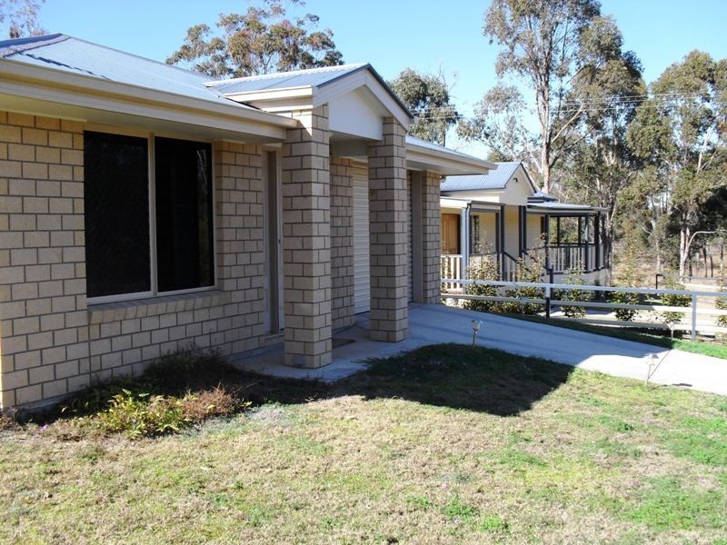 4  Dalkeith Street, Nanango QLD 4615