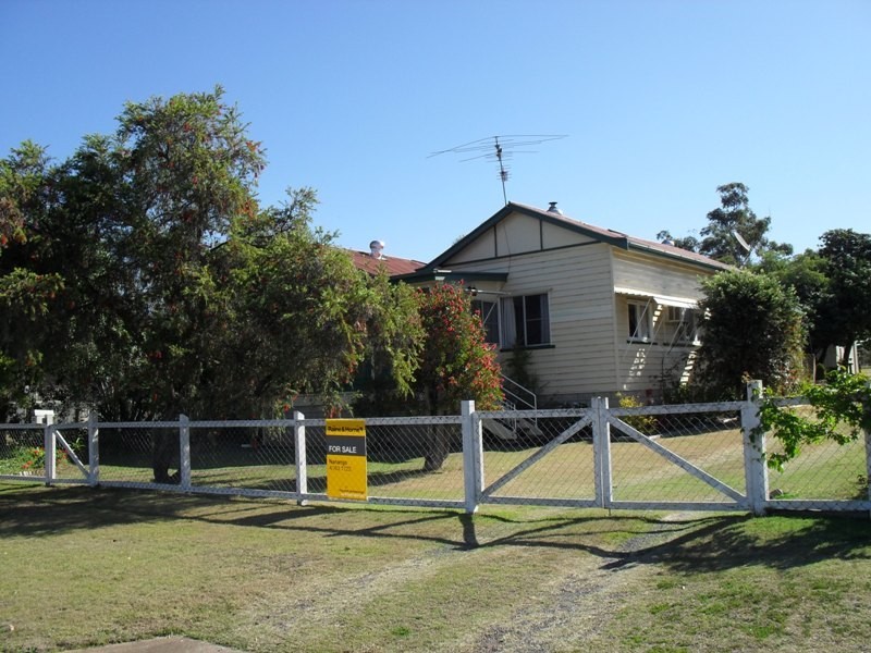 81 Gipps Street, Nanango QLD 4615