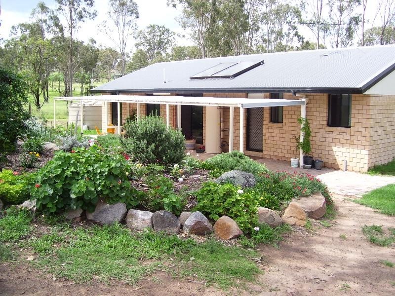 13  McConnells Road, Nanango QLD 4615