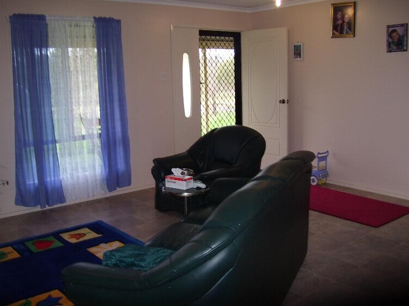 13  McConnells Road, Nanango QLD 4615