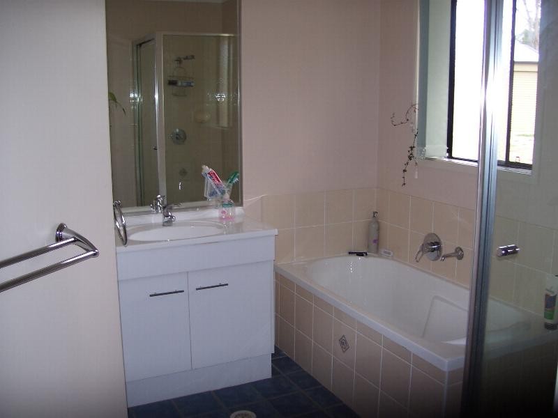 13  McConnells Road, Nanango QLD 4615