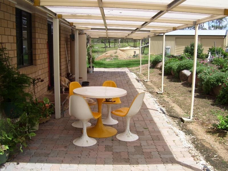 13  McConnells Road, Nanango QLD 4615