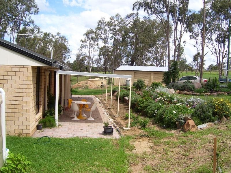 13  McConnells Road, Nanango QLD 4615