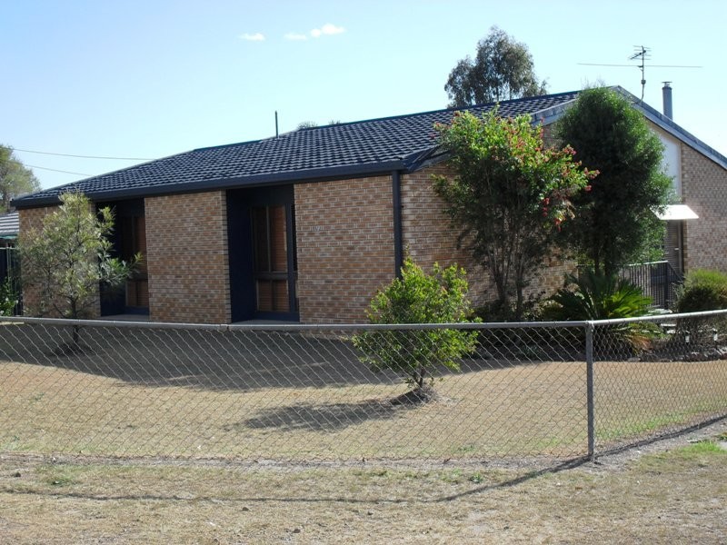 19 Hunter Street, Nanango QLD 4615