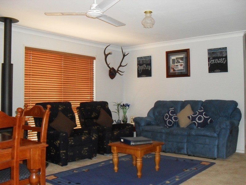 19 Hunter Street, Nanango QLD 4615