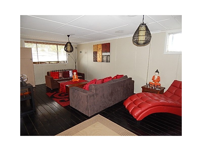 26 Scott Street, Nanango QLD 4615