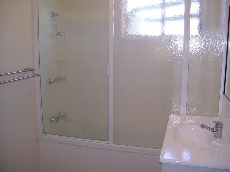 27  Bunker Ave, Nanango QLD 4615