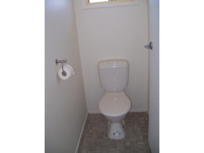 27  Bunker Ave, Nanango QLD 4615