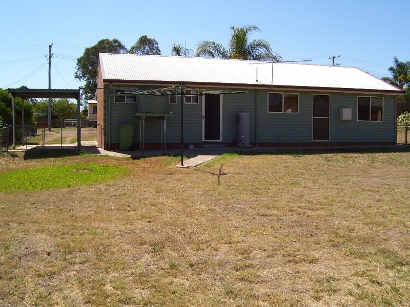 27  Bunker Ave, Nanango QLD 4615