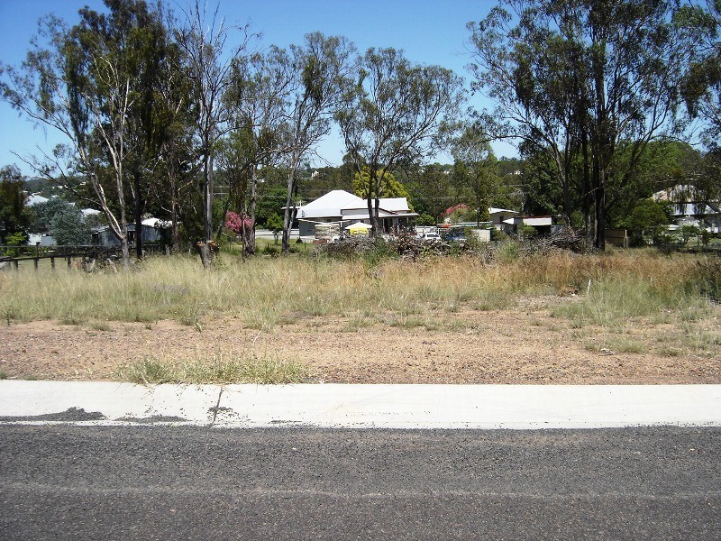 87 Wickham Street, Nanango QLD 4615