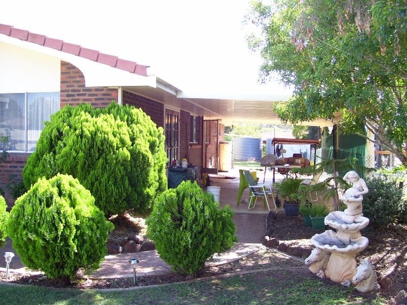 12 Lee Court, Nanango QLD 4615